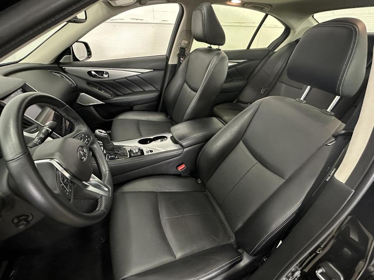 2024 Infiniti Q50 Luxe LUXURY/AWD/BLACK LEATHER/SUNROOF/30KM/OFF INFINITI LEASE! Photo