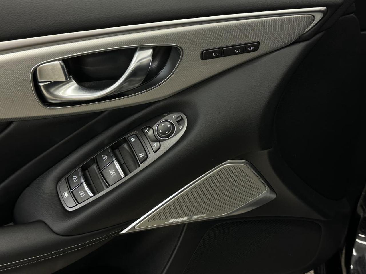 2024 Infiniti Q50 Luxe LUXURY/AWD/BLACK LEATHER/SUNROOF/30KM/OFF INFINITI LEASE! Photo