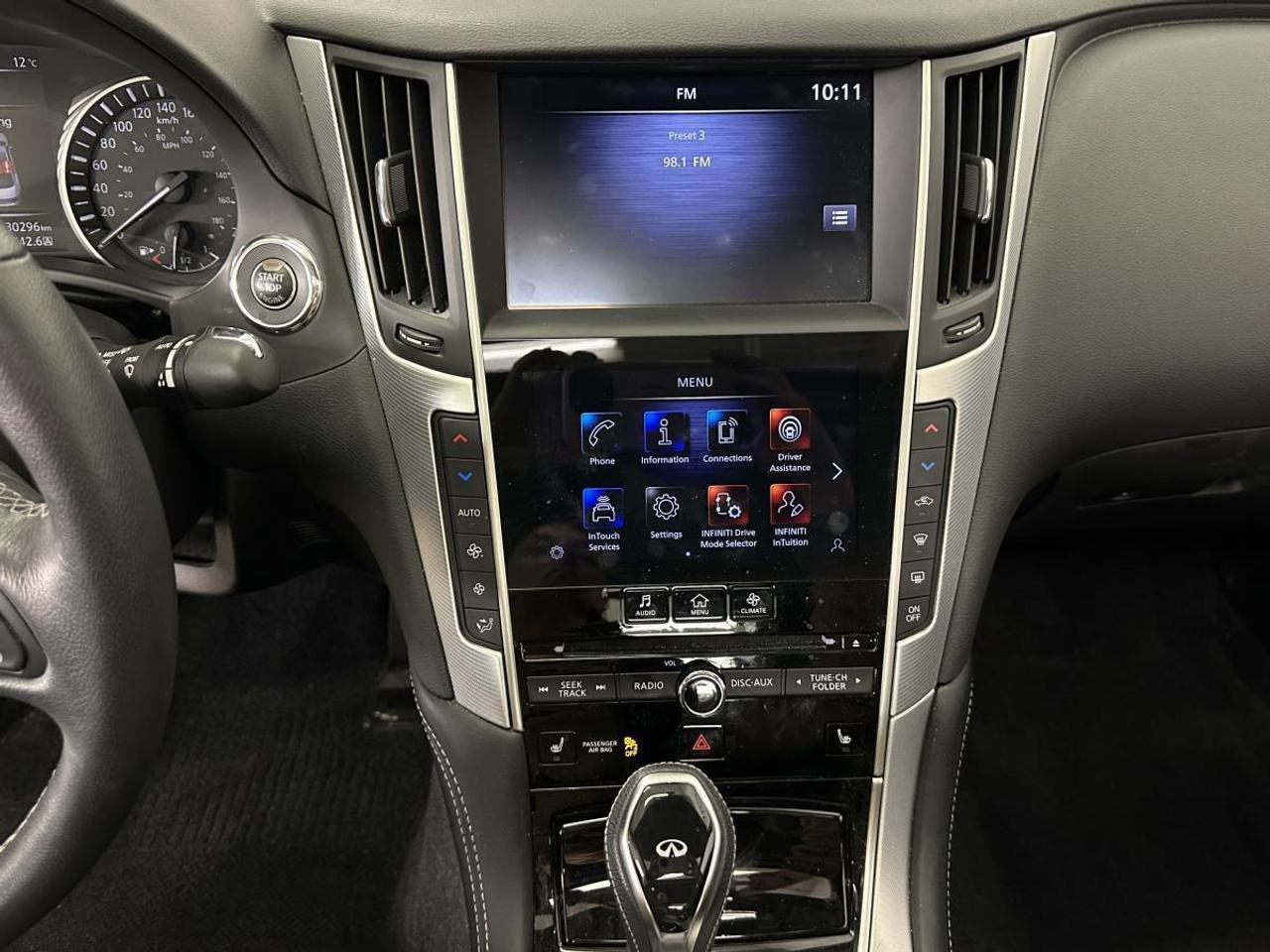 2024 Infiniti Q50 Luxe LUXURY/AWD/BLACK LEATHER/SUNROOF/30KM/OFF INFINITI LEASE! Photo