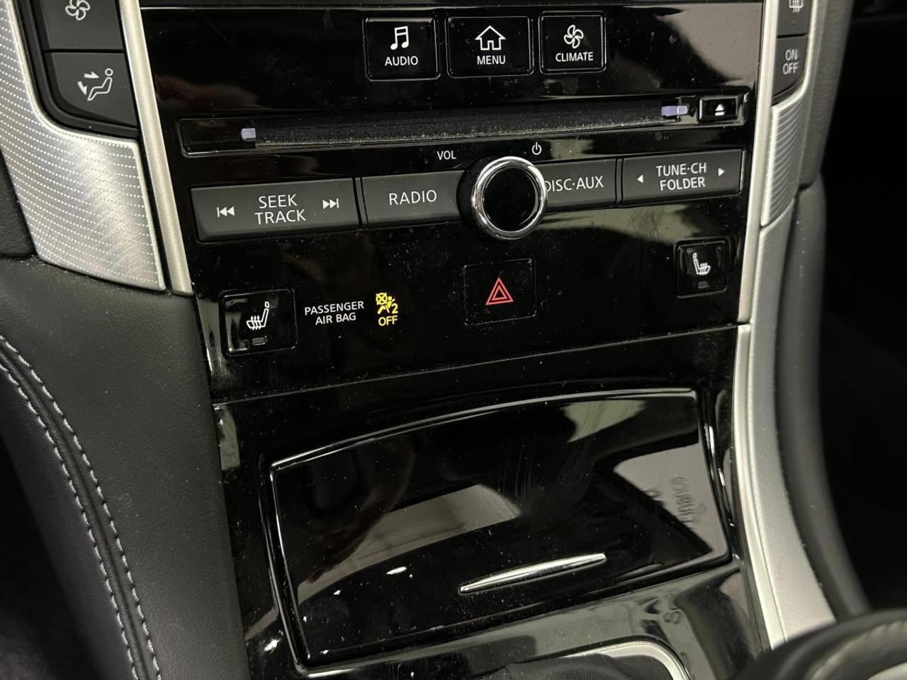 2024 Infiniti Q50 Luxe LUXURY/AWD/BLACK LEATHER/SUNROOF/30KM/OFF INFINITI LEASE! Photo