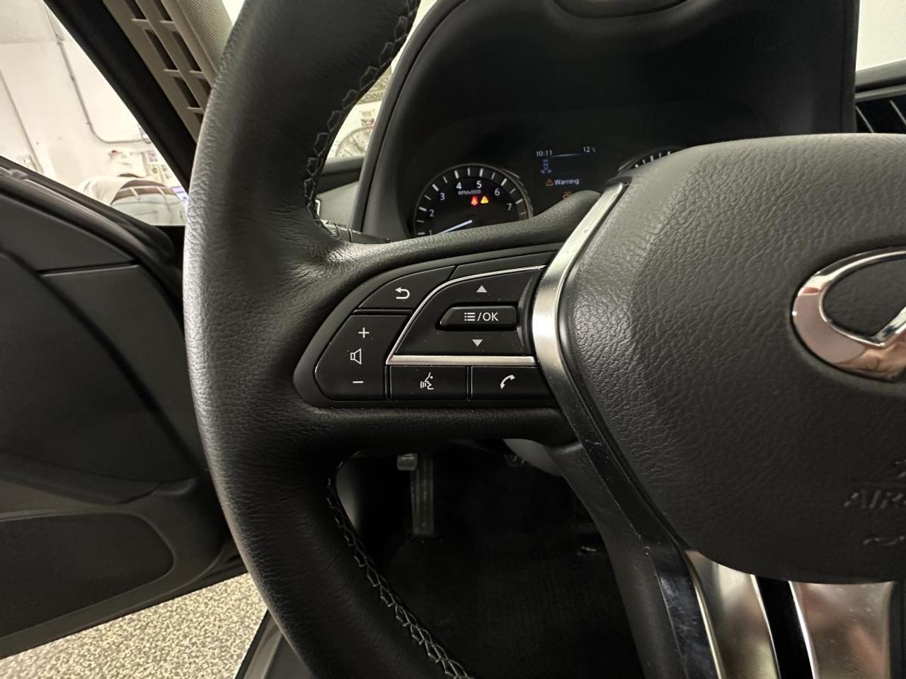 2024 Infiniti Q50 Luxe LUXURY/AWD/BLACK LEATHER/SUNROOF/30KM/OFF INFINITI LEASE! Photo