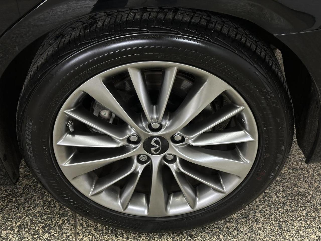 2024 Infiniti Q50 Luxe LUXURY/AWD/BLACK LEATHER/SUNROOF/30KM/OFF INFINITI LEASE! Photo