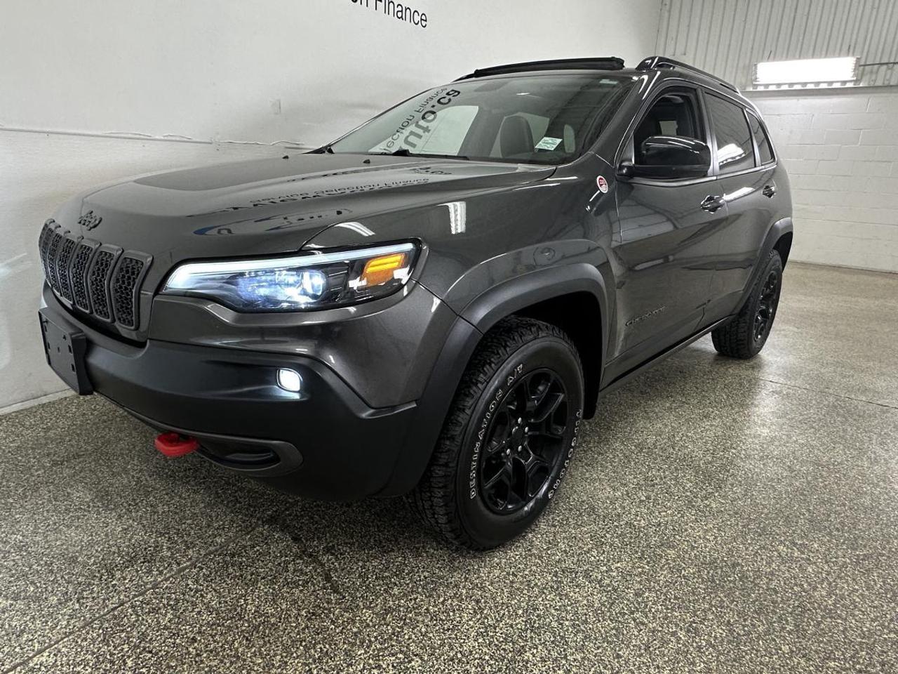2022 Jeep Cherokee Trailhawk TRAILHAWK ELITE/4X4/PANOROOF/LEATHER/NAVI/PWR GATE/OFF LEASE! Photo