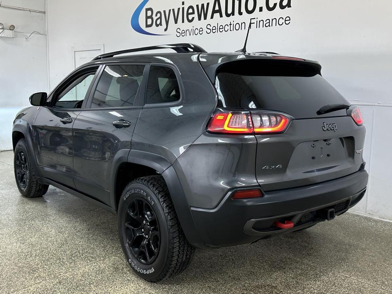 2022 Jeep Cherokee Trailhawk TRAILHAWK ELITE/4X4/PANOROOF/LEATHER/NAVI/PWR GATE/OFF LEASE! Photo