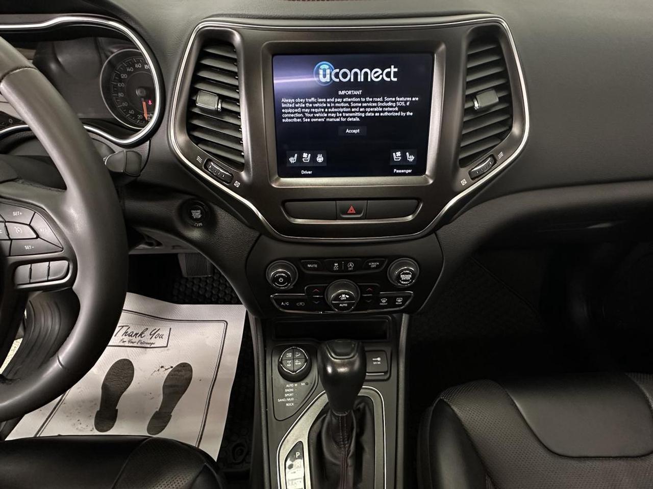 2022 Jeep Cherokee Trailhawk TRAILHAWK ELITE/4X4/PANOROOF/LEATHER/NAVI/PWR GATE/OFF LEASE! Photo