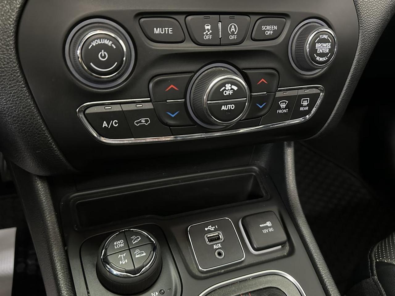 2022 Jeep Cherokee Trailhawk TRAILHAWK ELITE/4X4/PANOROOF/LEATHER/NAVI/PWR GATE/OFF LEASE! Photo