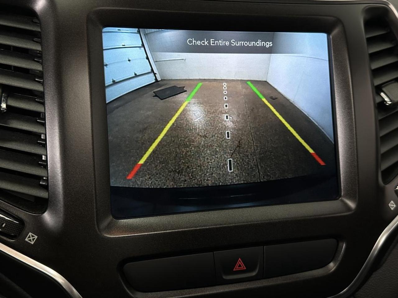 2022 Jeep Cherokee Trailhawk TRAILHAWK ELITE/4X4/PANOROOF/LEATHER/NAVI/PWR GATE/OFF LEASE! Photo