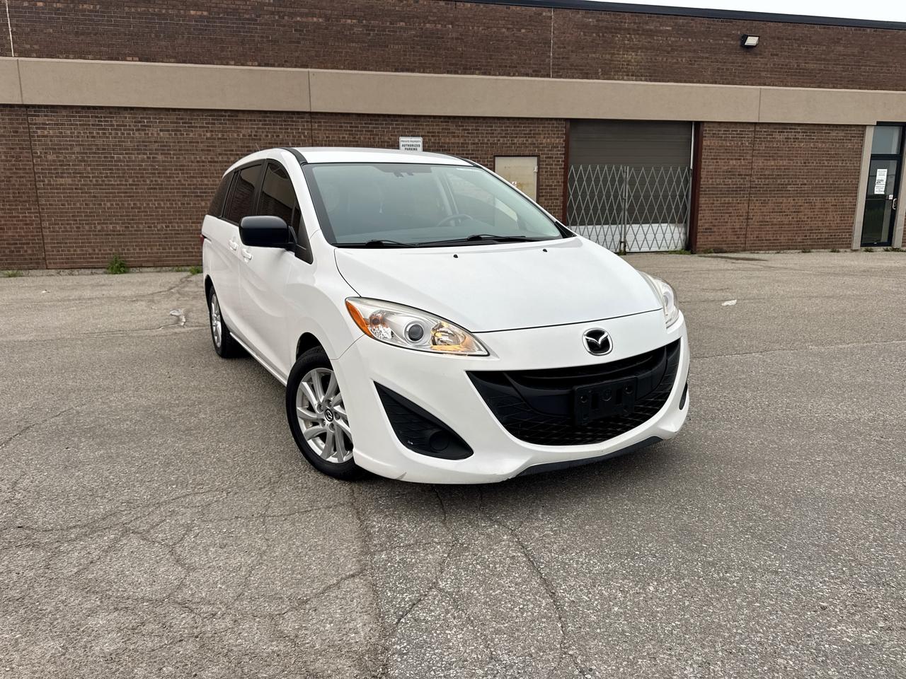 2013 Mazda MAZDA5 GS - Photo #1