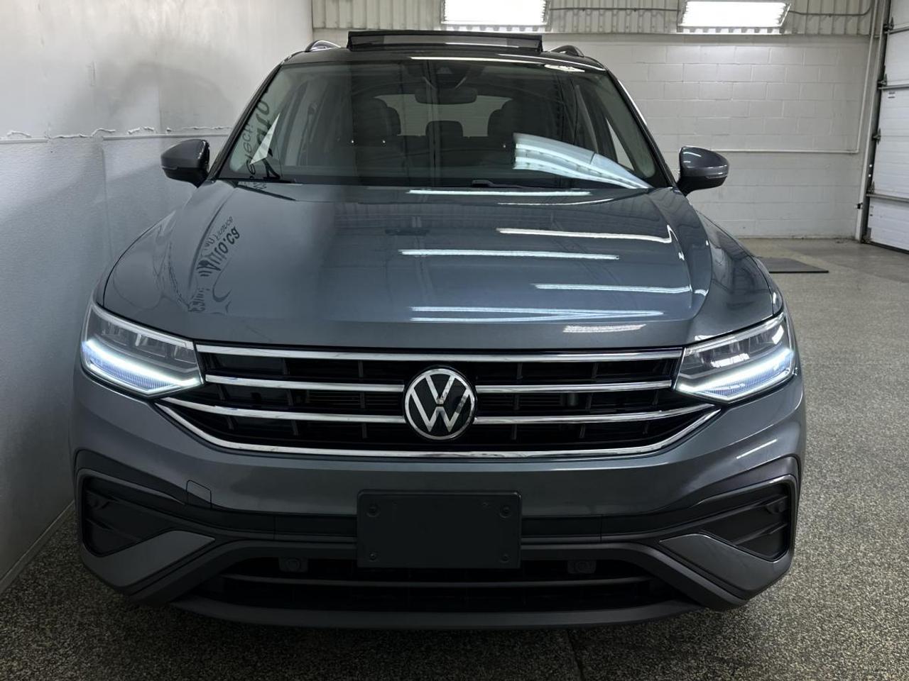2023 Volkswagen Tiguan Comfortline COMFORTLINE/4MOTION/PANOROOF/LEATHER/66KM/OFF VW LEASE! Photo5