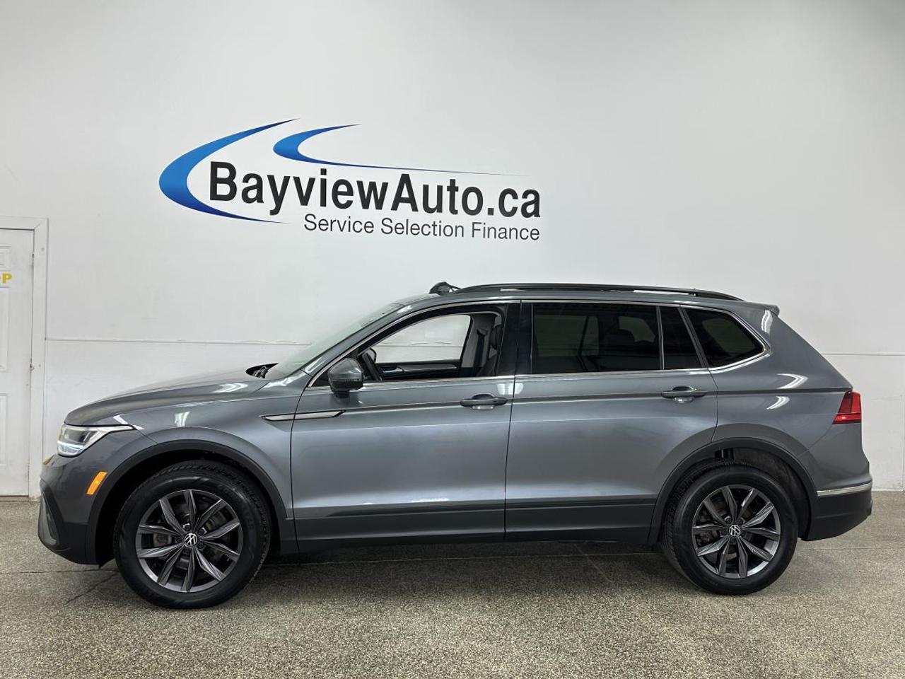 2023 Volkswagen Tiguan Comfortline COMFORTLINE/4MOTION/PANOROOF/LEATHER/66KM/OFF VW LEASE! Photo