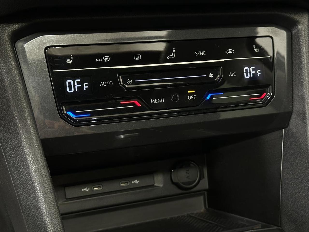2023 Volkswagen Tiguan Comfortline COMFORTLINE/4MOTION/PANOROOF/LEATHER/66KM/OFF VW LEASE! Photo