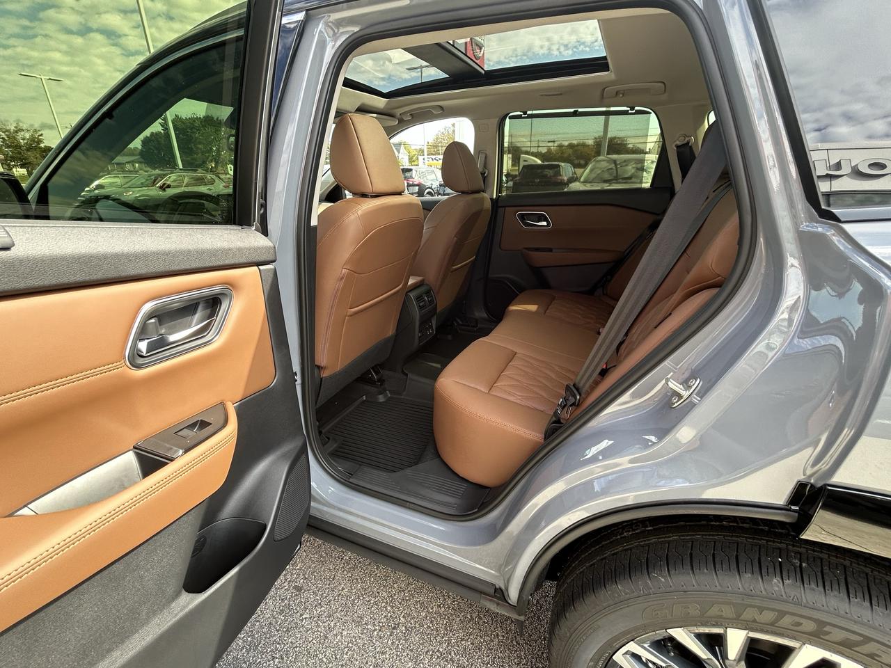 2026 Nissan ROGUE PLATINUM  Photo