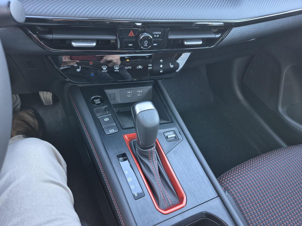 2027 Nissan Kicks SR PREMIUM Photo