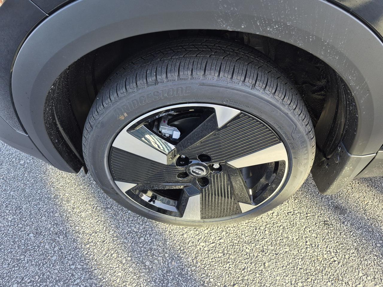 2027 Nissan Kicks SR PREMIUM Photo