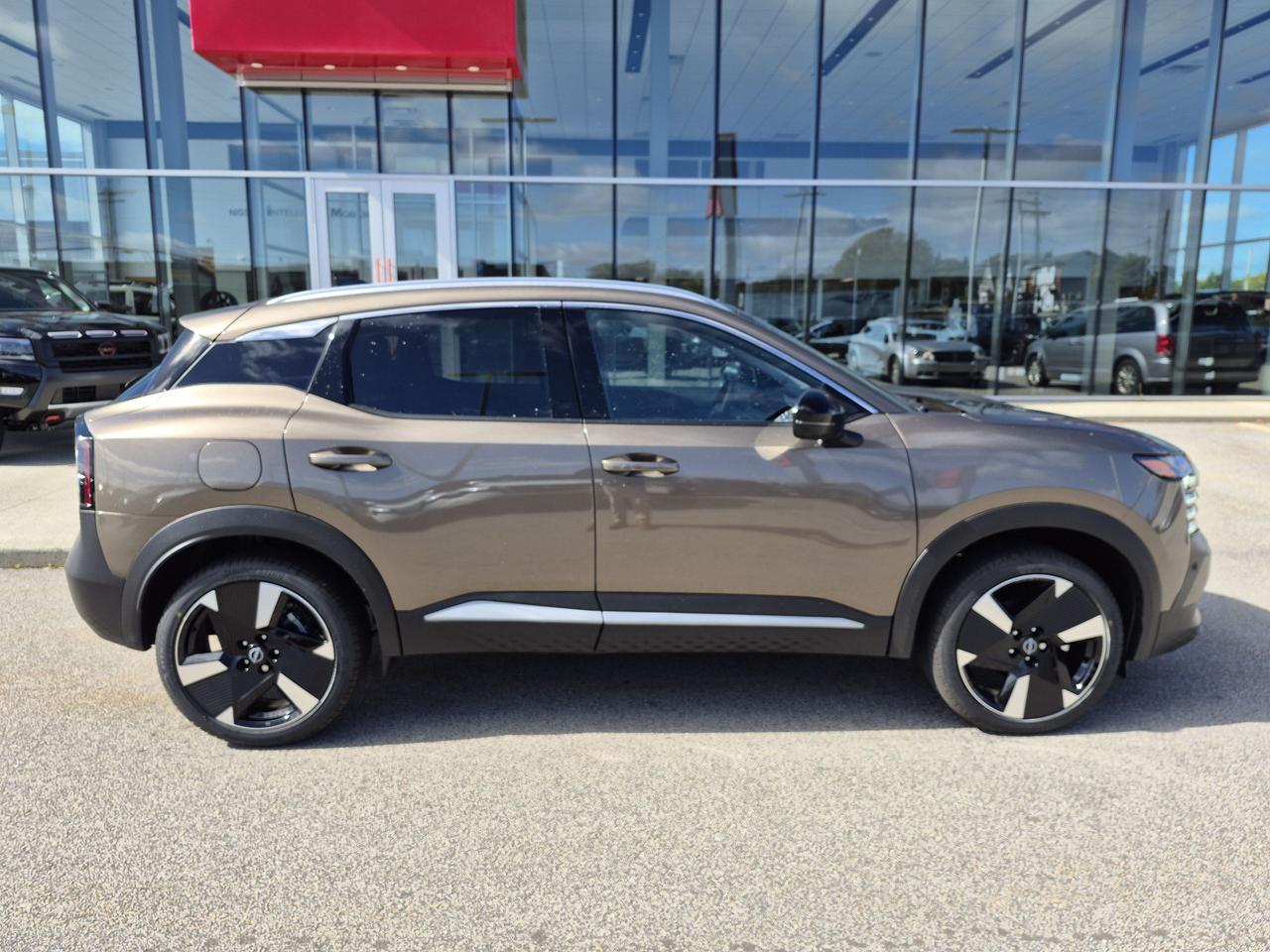 2027 Nissan Kicks SR PREMIUM KICKS SR AWD Photo