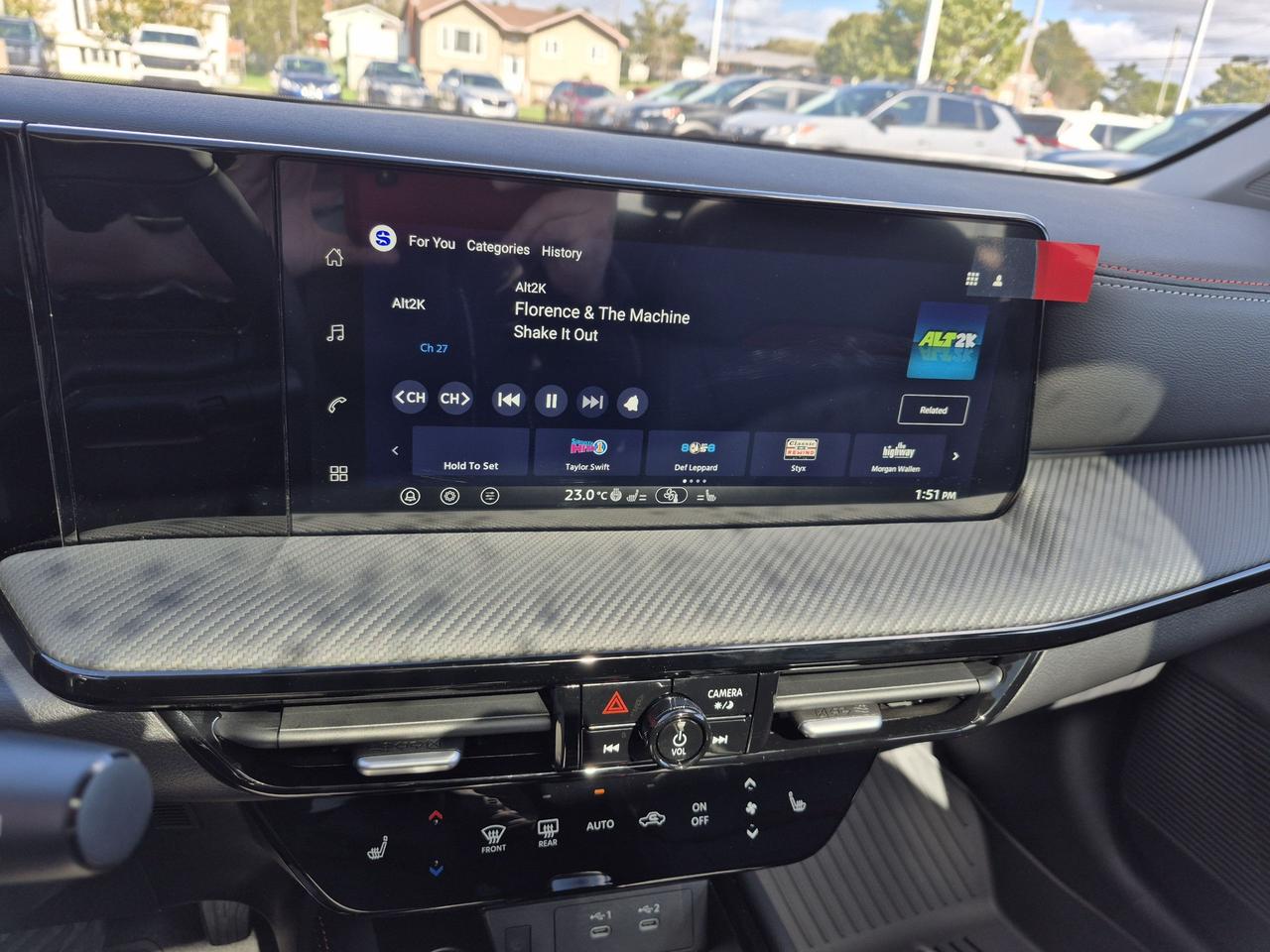 2027 Nissan Kicks SR PREMIUM KICKS SR AWD Photo