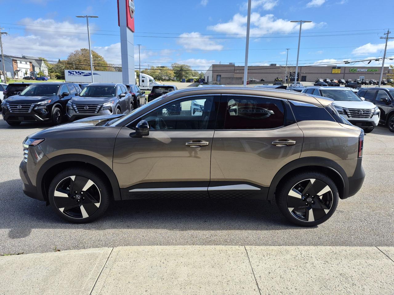 2027 Nissan Kicks SR PREMIUM KICKS SR AWD Photo