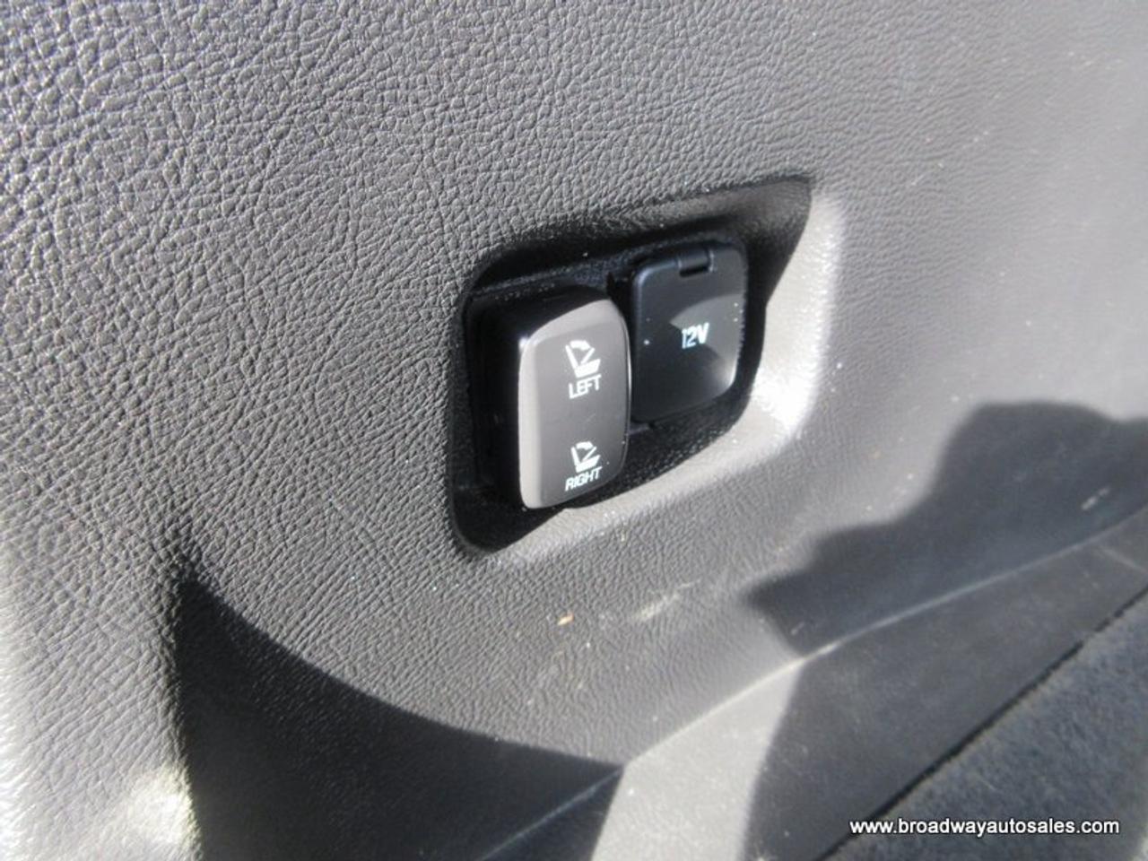 2023 Ford Edge ALL-WHEEL DRIVE SEL-VERSION 5 PASSENGER 2.0L - DOHC.. NAVIGATION.. LEATHER.. HEATED SEATS & WHEEL.. BACK-UP CAMERA.. POWER TAILGATE.. Photo