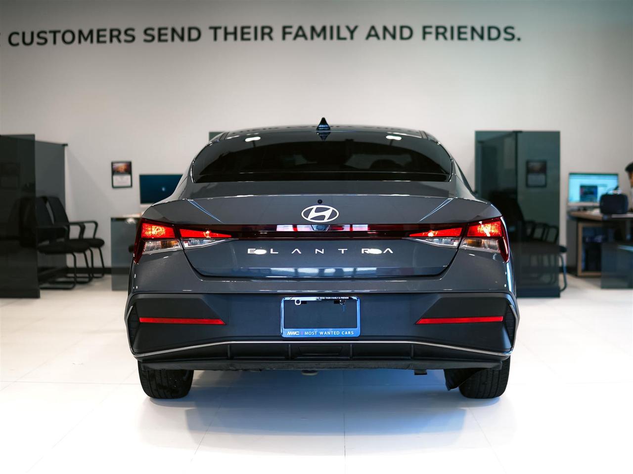 2025 Hyundai Elantra PREFERRED | BLIND SPOT | APP CONNECT | NO ACCIDENTS Photo
