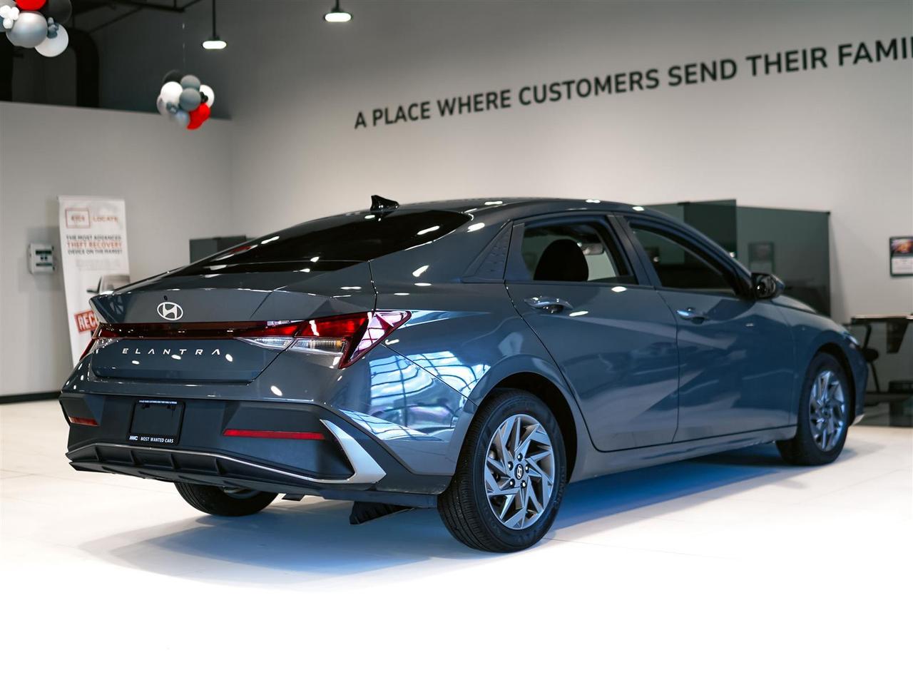 2025 Hyundai Elantra PREFERRED | BLIND SPOT | APP CONNECT | NO ACCIDENTS Photo