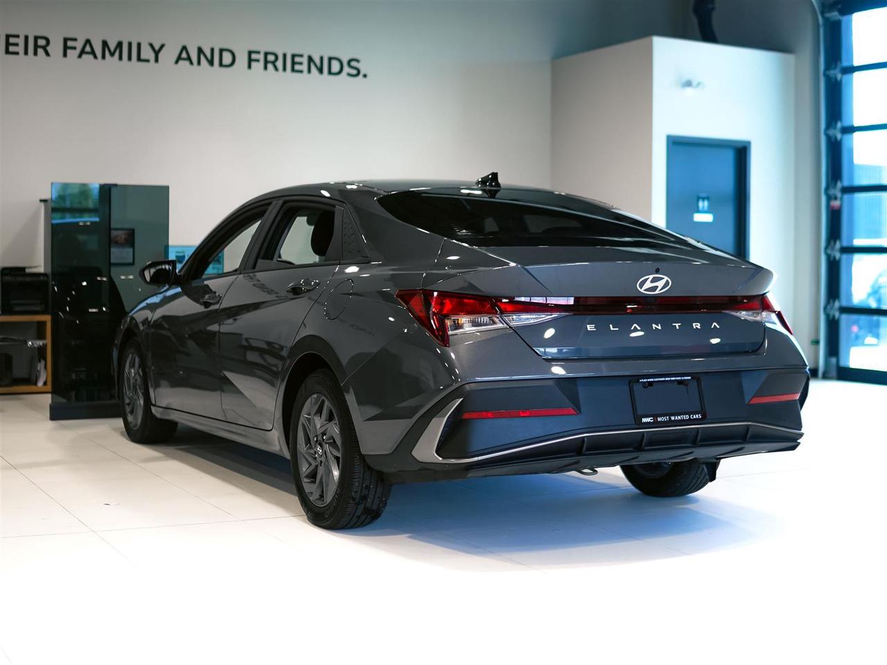 2025 Hyundai Elantra PREFERRED | BLIND SPOT | APP CONNECT | NO ACCIDENTS Photo