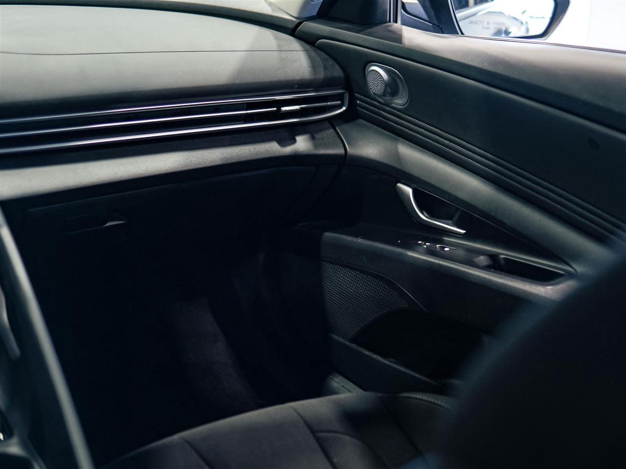 2025 Hyundai Elantra PREFERRED | BLIND SPOT | APP CONNECT | NO ACCIDENTS Photo