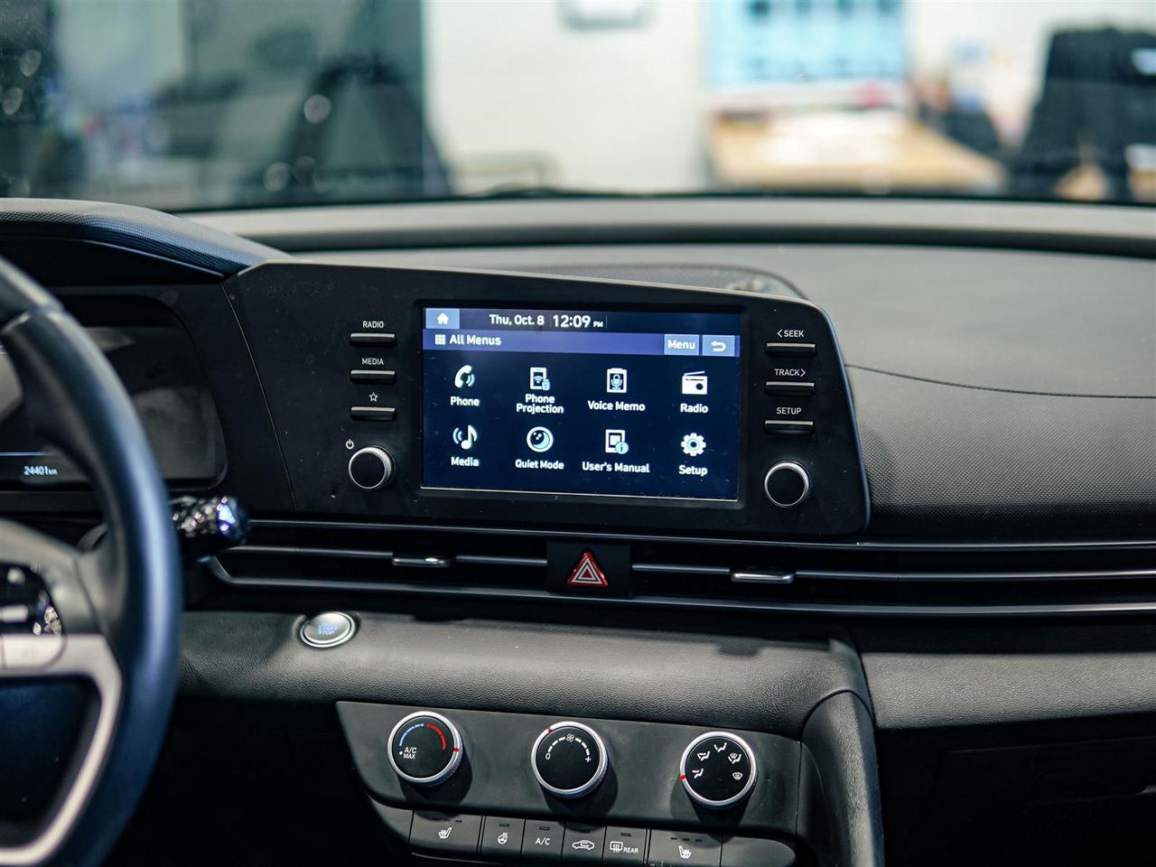 2025 Hyundai Elantra PREFERRED | BLIND SPOT | APP CONNECT | NO ACCIDENTS Photo