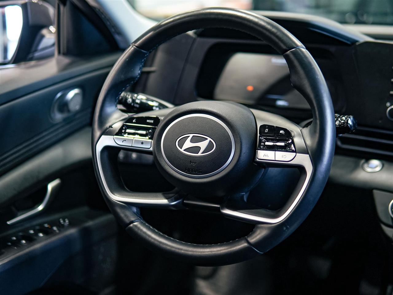 2025 Hyundai Elantra PREFERRED | BLIND SPOT | APP CONNECT | NO ACCIDENTS Photo