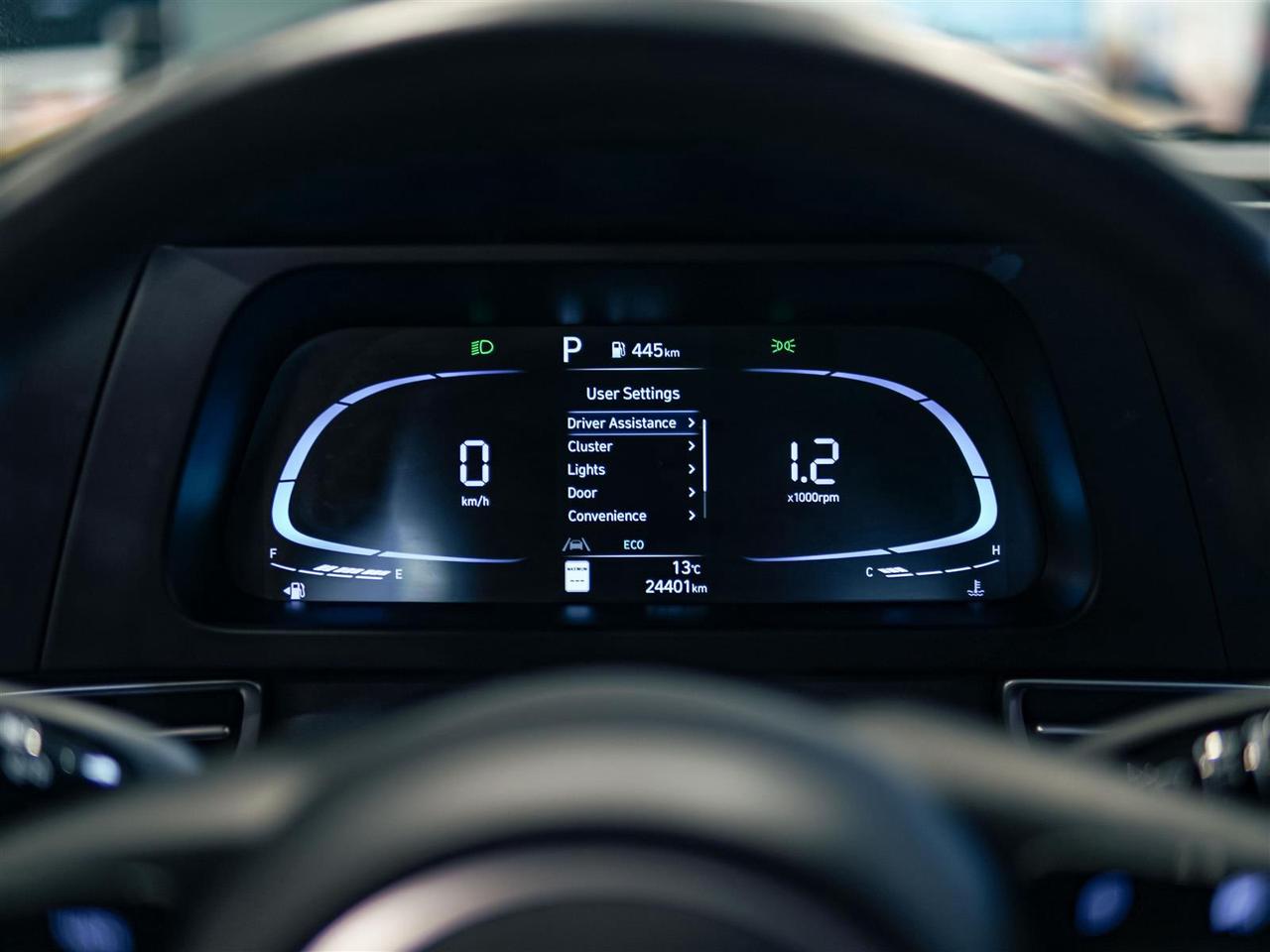 2025 Hyundai Elantra PREFERRED | BLIND SPOT | APP CONNECT | NO ACCIDENTS Photo