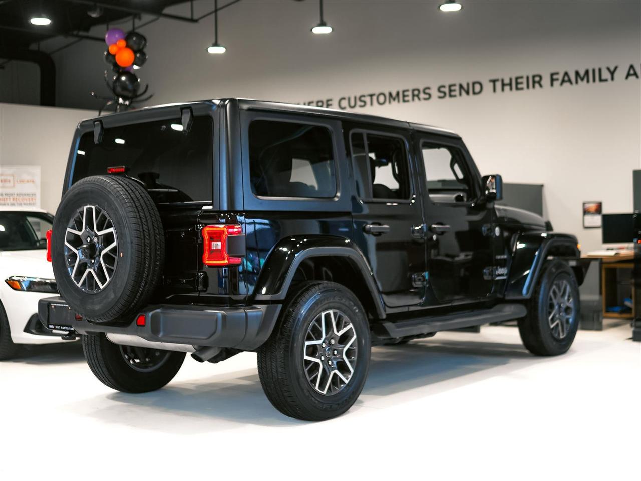 2024 Jeep Wrangler SAHARA 4X4 | NO ACCIDENTS | FULL SERVICE HISTORY Photo