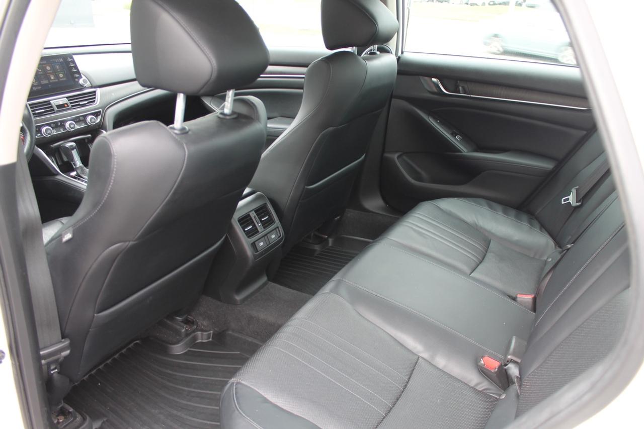 2018 Honda Accord Touring Photo