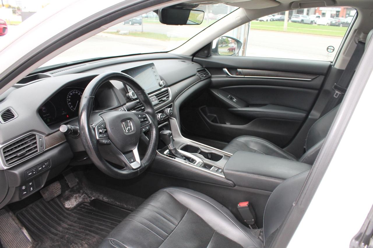 2018 Honda Accord Touring Photo