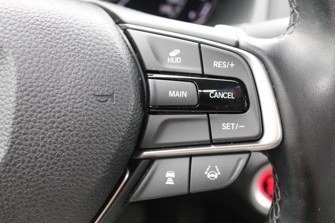 2018 Honda Accord Touring Photo