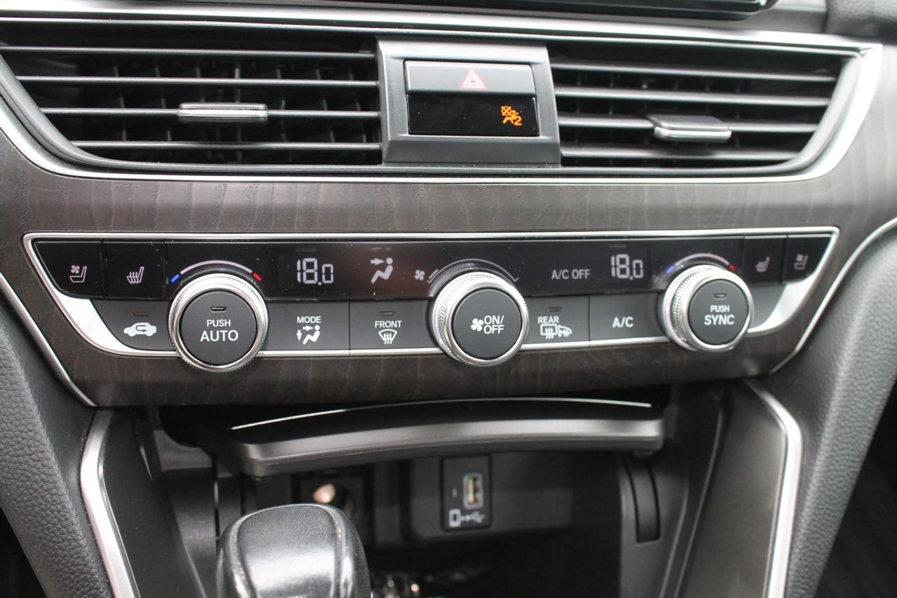 2018 Honda Accord Touring Photo