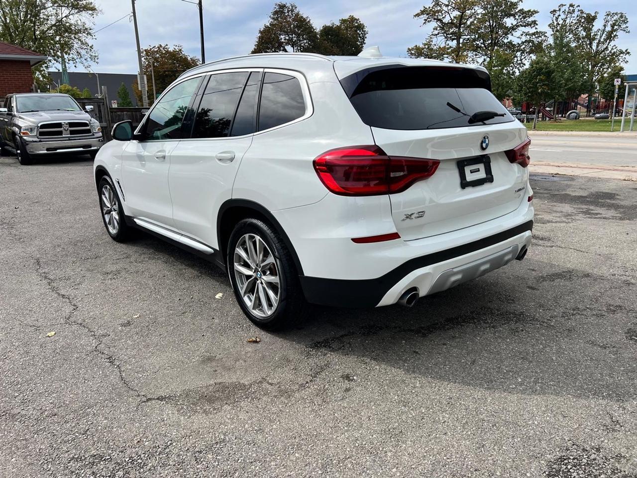 2019 BMW X3 xDrive30i Photo2