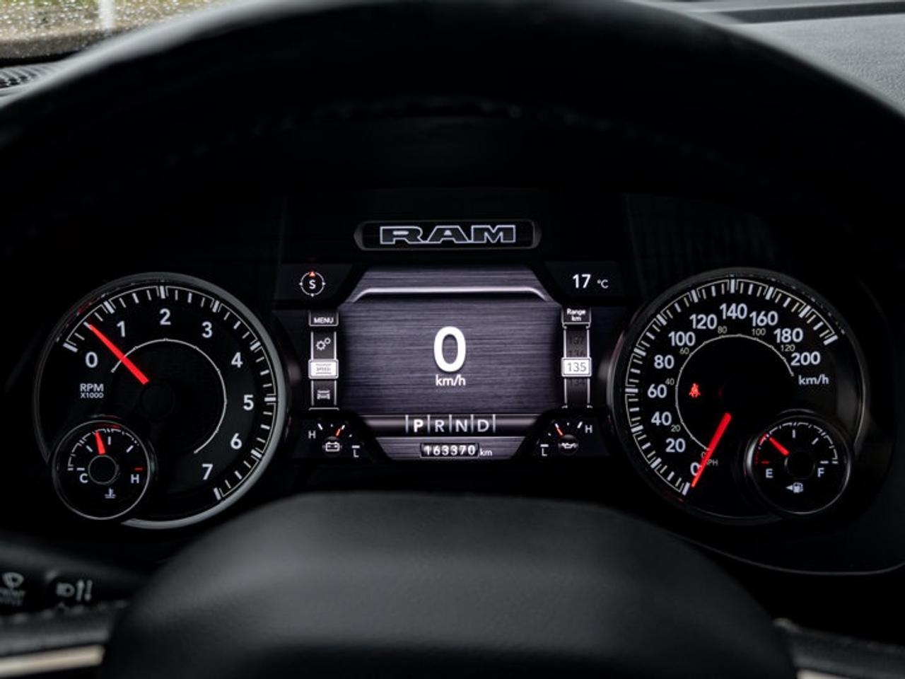 2020 RAM 1500 SPORT Photo3