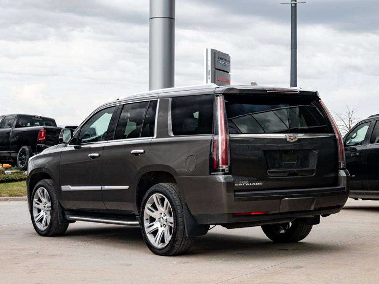 2020 Cadillac Escalade LUXURY Photo