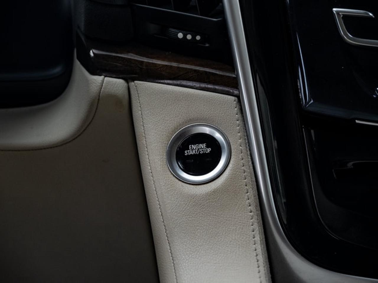 2020 Cadillac Escalade LUXURY Photo