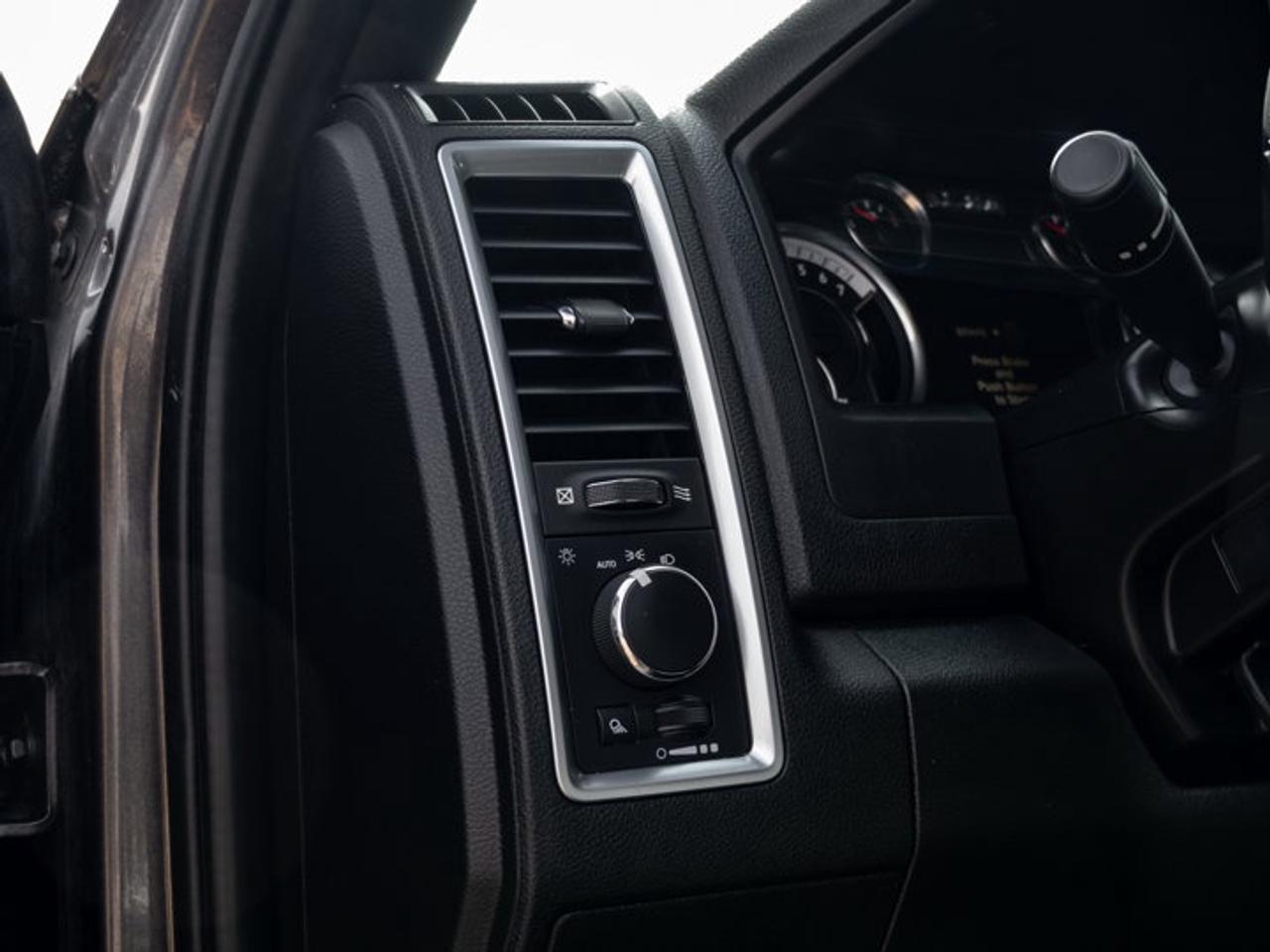 2022 RAM 1500 Classic WARLOCK Photo