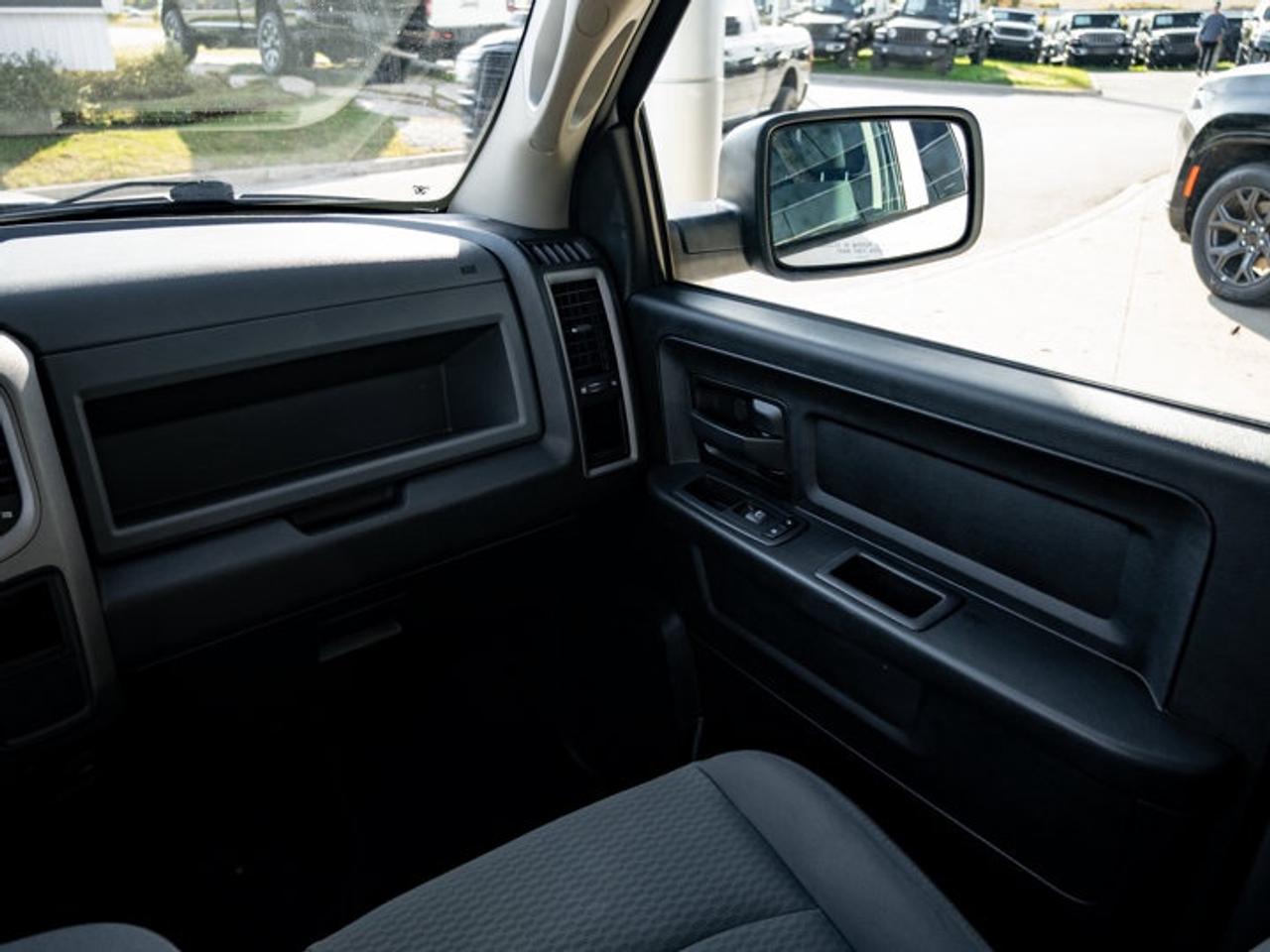 2019 RAM 1500 Classic EXPRESS Photo