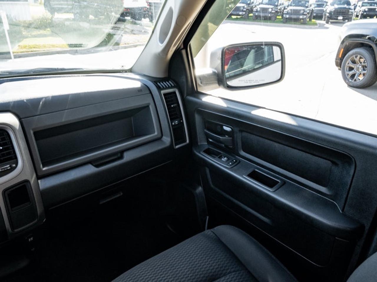 2019 RAM 1500 Classic EXPRESS Photo