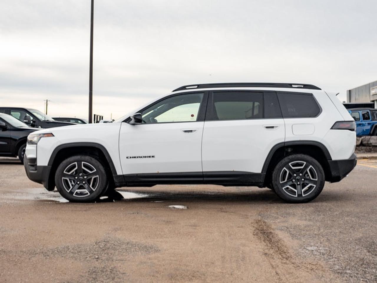 2026 Jeep Cherokee laredo Photo