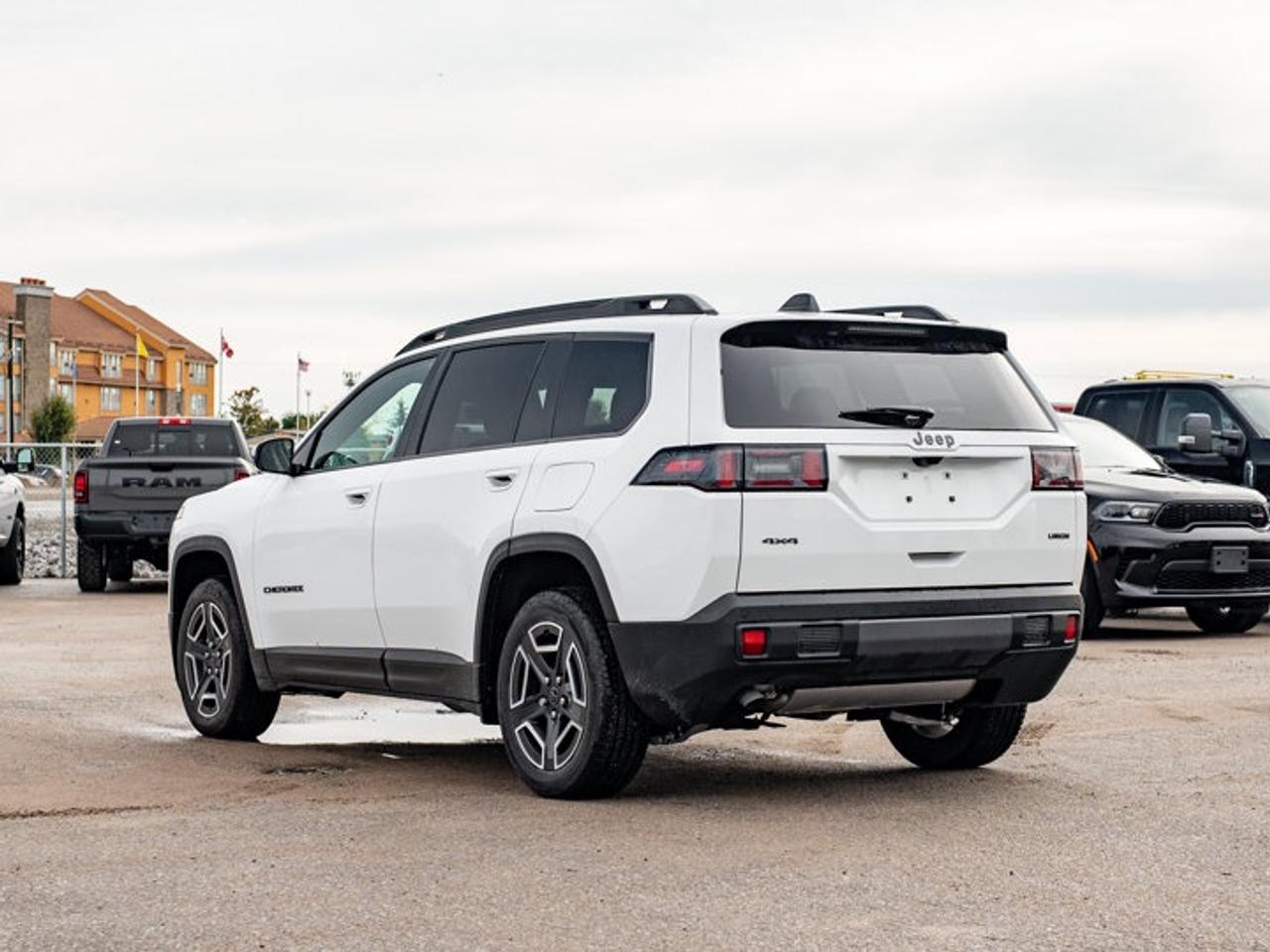 2026 Jeep Cherokee laredo Photo