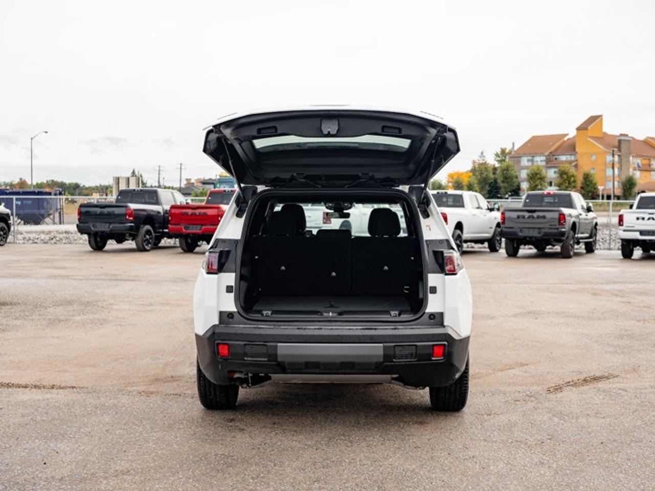 2026 Jeep Cherokee laredo Photo