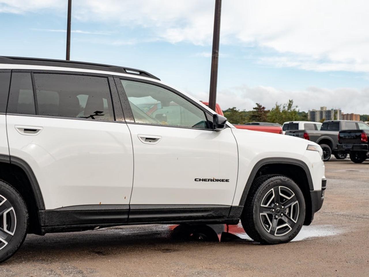 2026 Jeep Cherokee laredo Photo