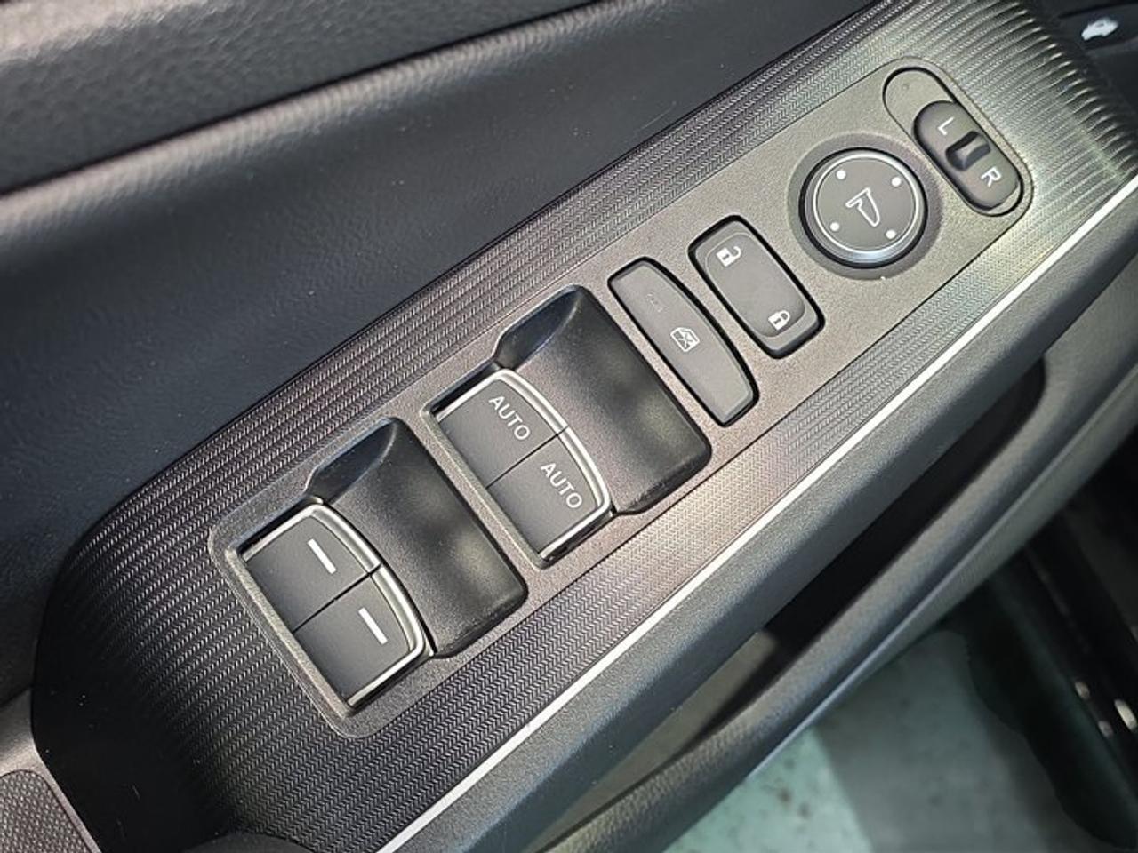 2025 Honda Civic Hybrid Sport Touring Photo