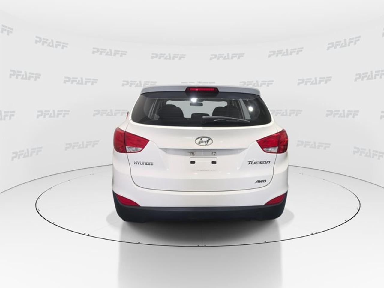2010 Hyundai Tucson GL Photo