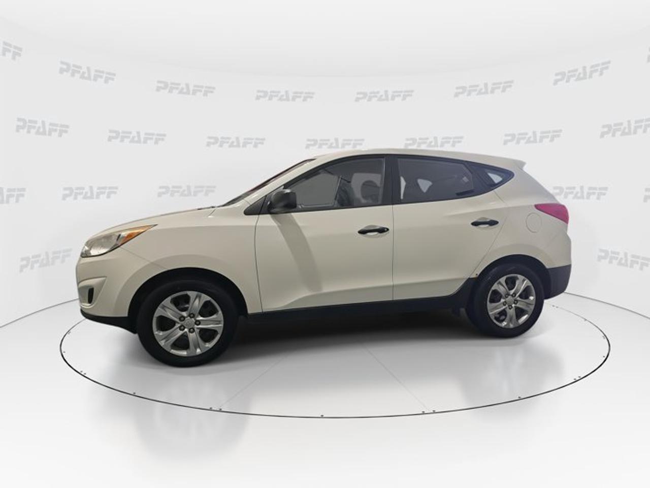 2010 Hyundai Tucson GL Photo