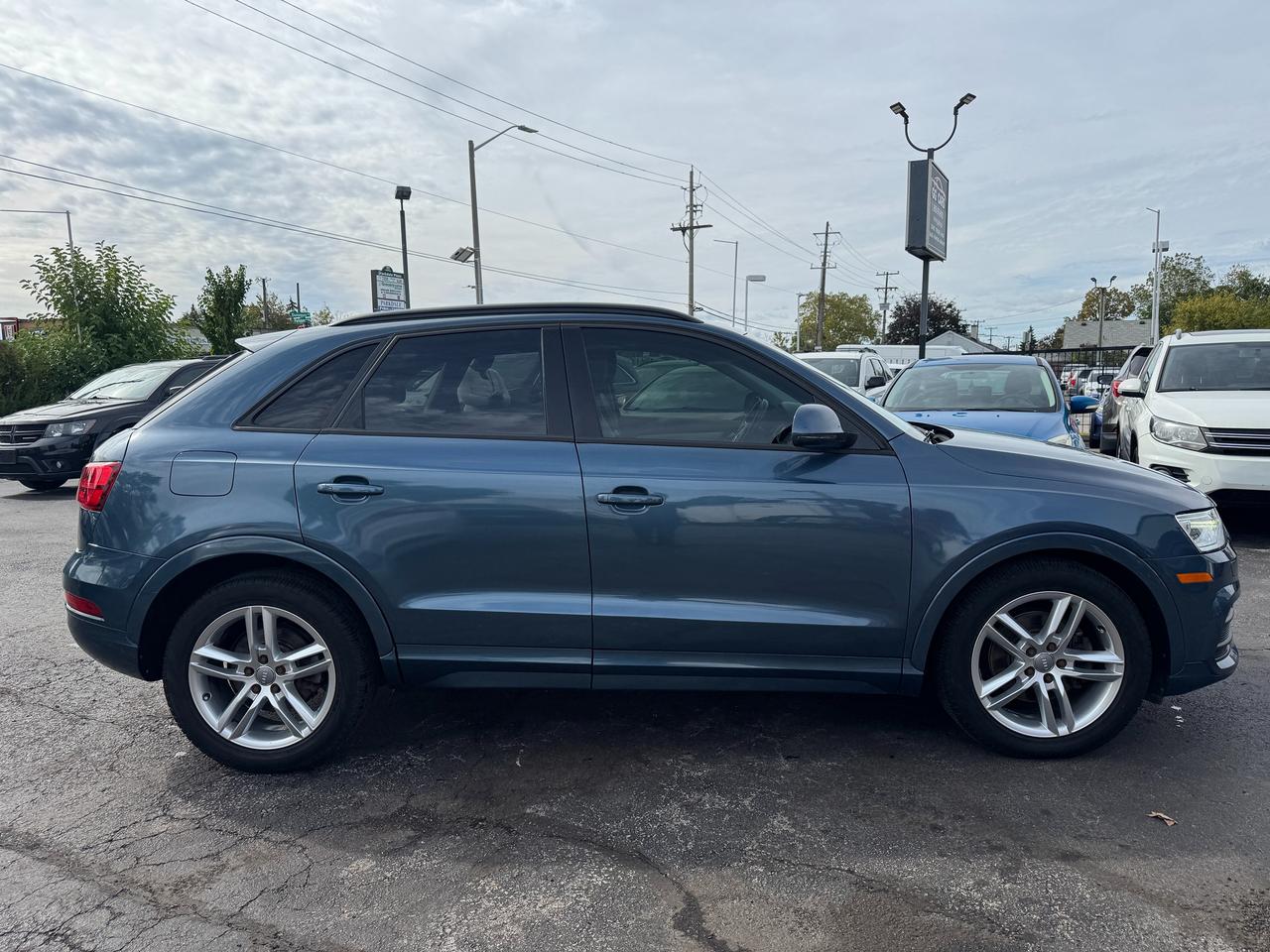 2016 Audi Q3 quattro 2.0T Komfort Photo3