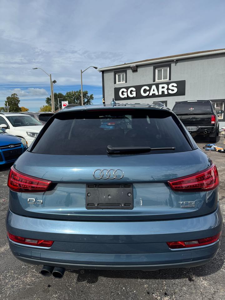 2016 Audi Q3 quattro 2.0T Komfort Photo